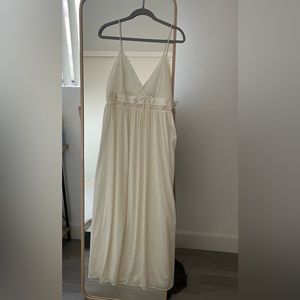 White Vintage nightgown / white slip dress